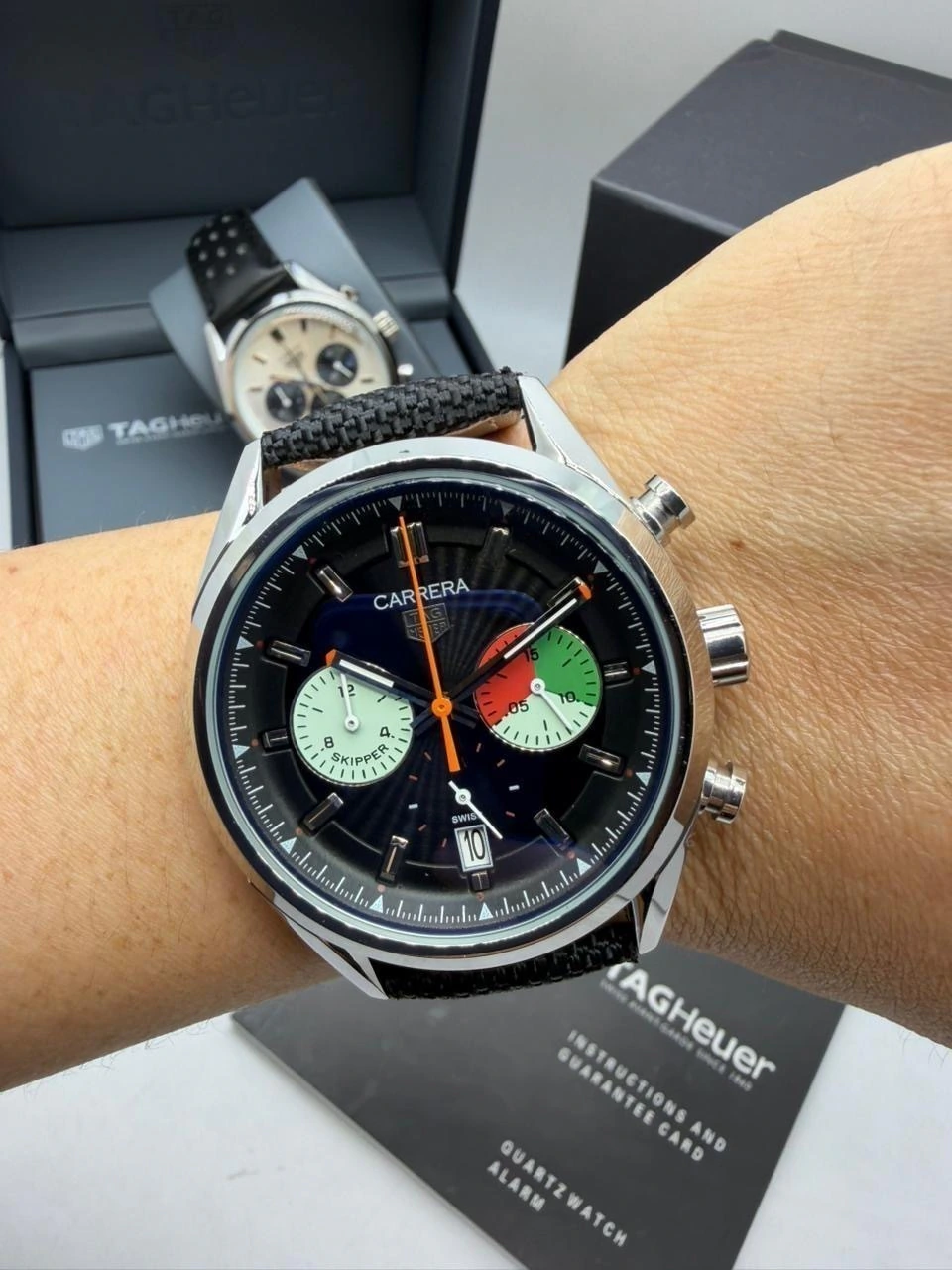 TAG Heuer Chrono Carrera 44mm - AÇO MOSTRADOR PRETO - COURO - Imagem 2