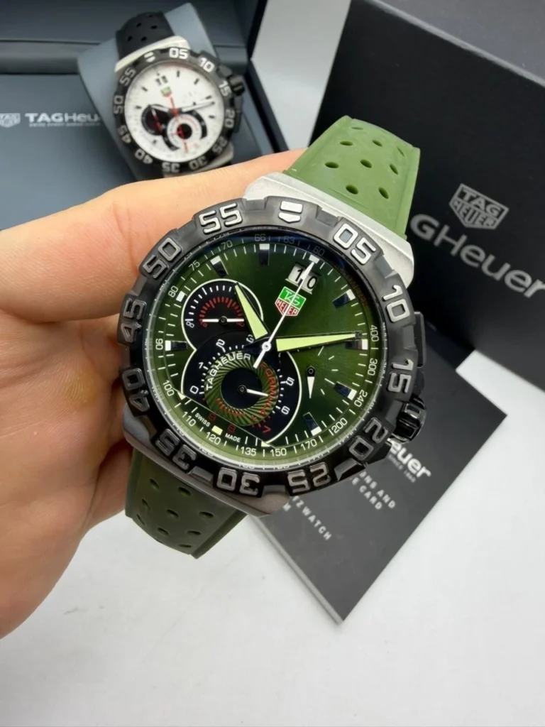 TAG Heuer Fórmula 1 44mm - AÇO MOSTRADOR VERDE - SILICONE