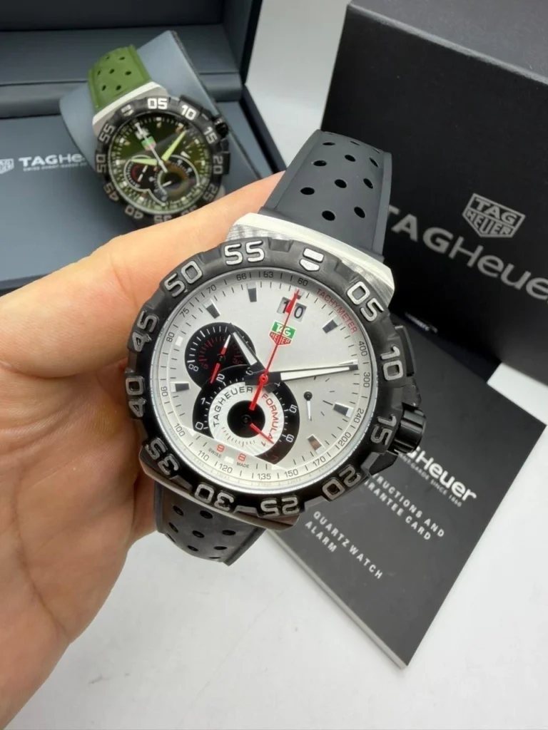 TAG Heuer Fórmula 1 44mm - AÇO MOSTRADOR BRANCO - SILICONE