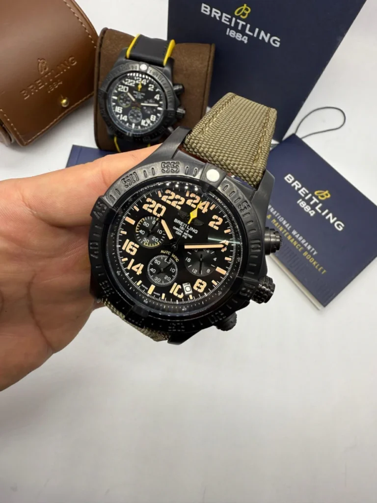 Breitling Avenger Hurricane 50mm - Aço black Mostrador Preto - Nylon