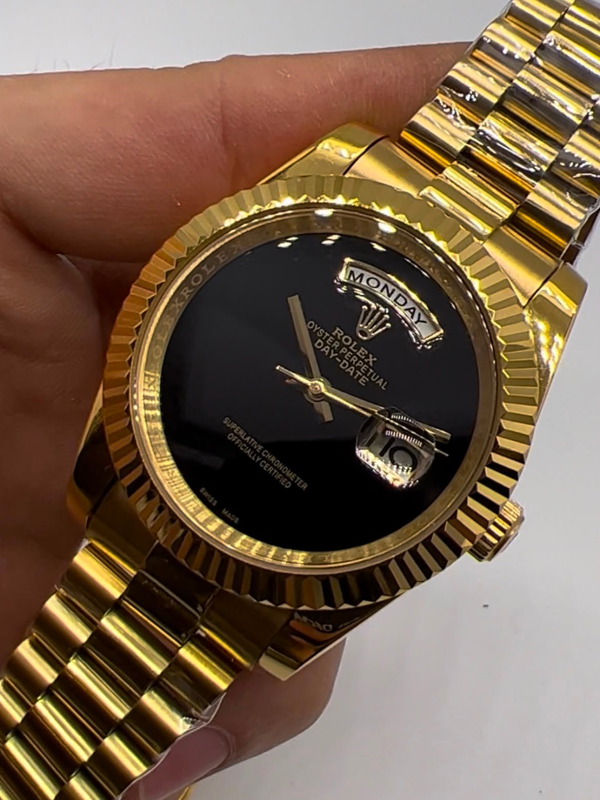 Day-Date President 40mm - AÇO DOURADO MOSTRADOR PRETO - Imagem 3