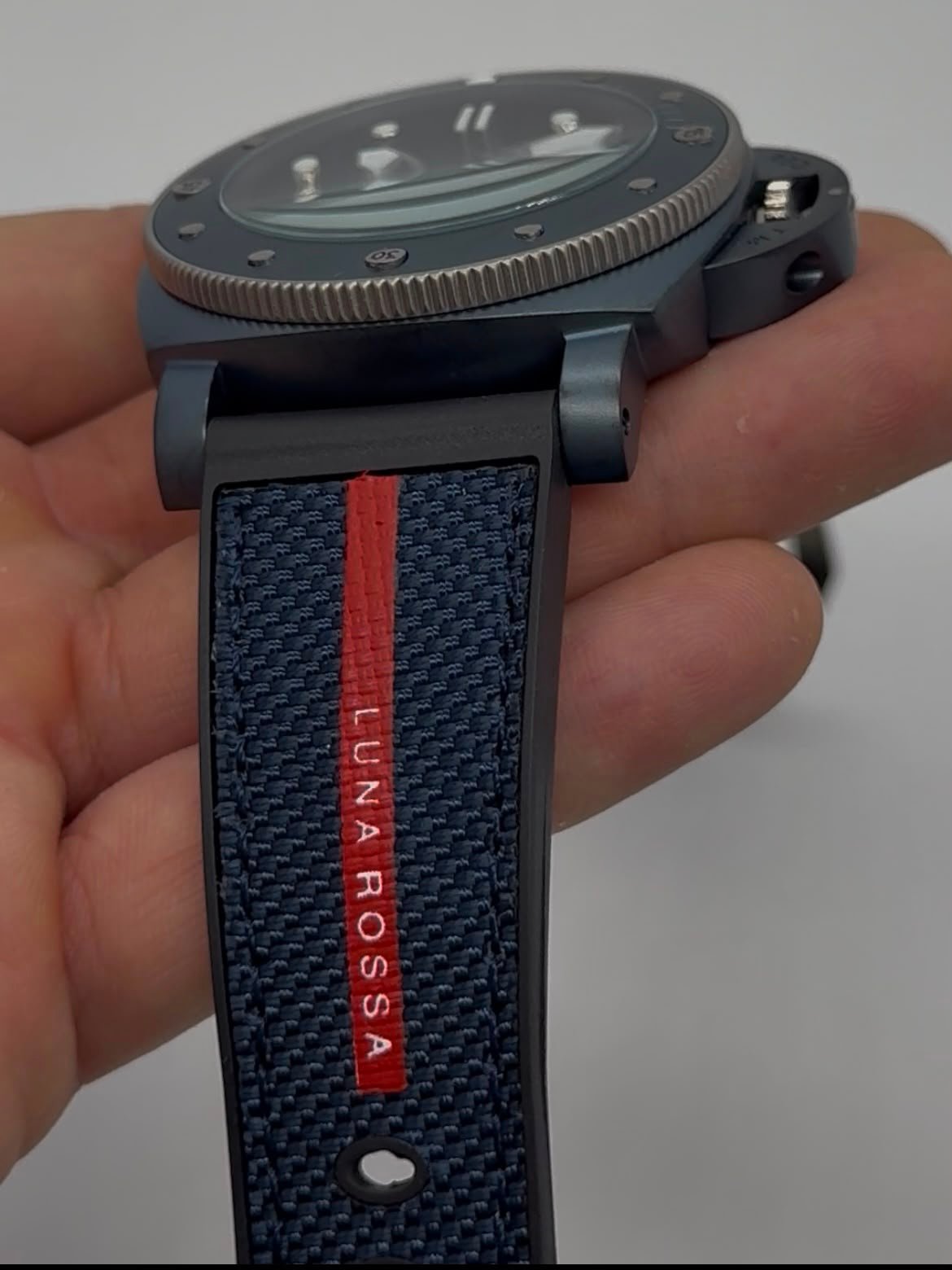 Panerai Submersible Luna Rossa - 47mm - Aço Mostrador Azul - SILICONE E NYLON - Imagem 4