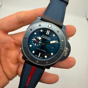 Panerai Submersible Luna Rossa - 47mm - Aço Mostrador Azul - SILICONE E NYLON
