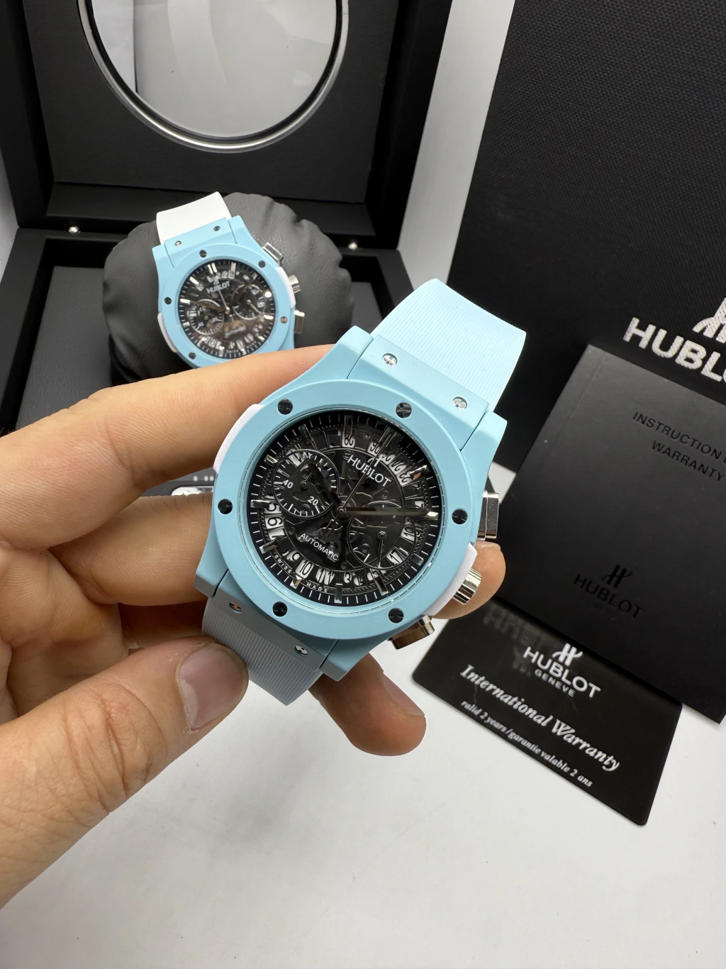 Hublot Classic Chrono 45mm - AÇO AZUL MOSTRADOR PRETO - SILICONE