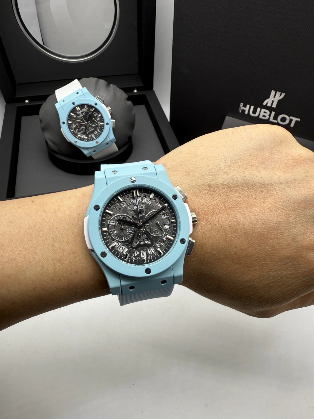 Hublot Classic Chrono 45mm - AÇO AZUL MOSTRADOR PRETO - SILICONE - Imagem 5