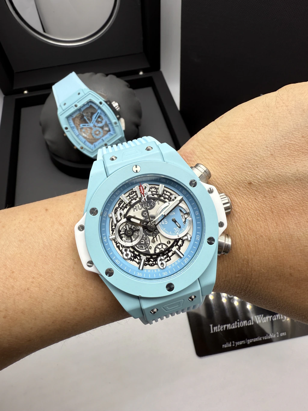 Hublot Big Bang Magic 44mm - AÇO AZUL MOSTRADOR SKELETON - SILICONE - Imagem 5