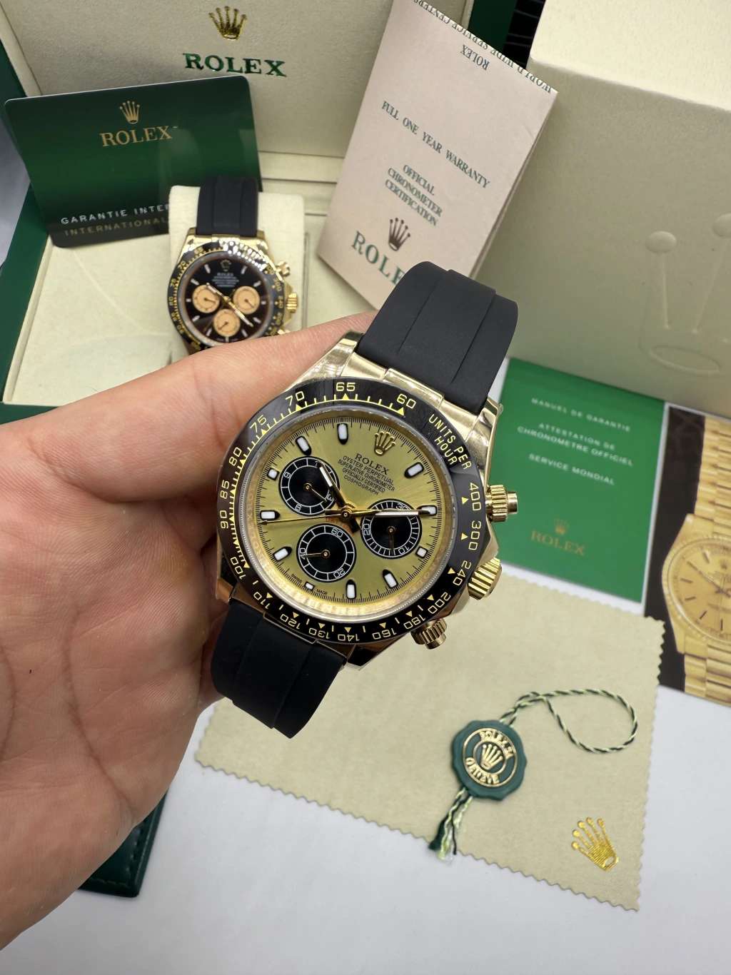 Daytona 40mm - AÇO DOURADO MOSTRADOR DOURADO - SILICONE