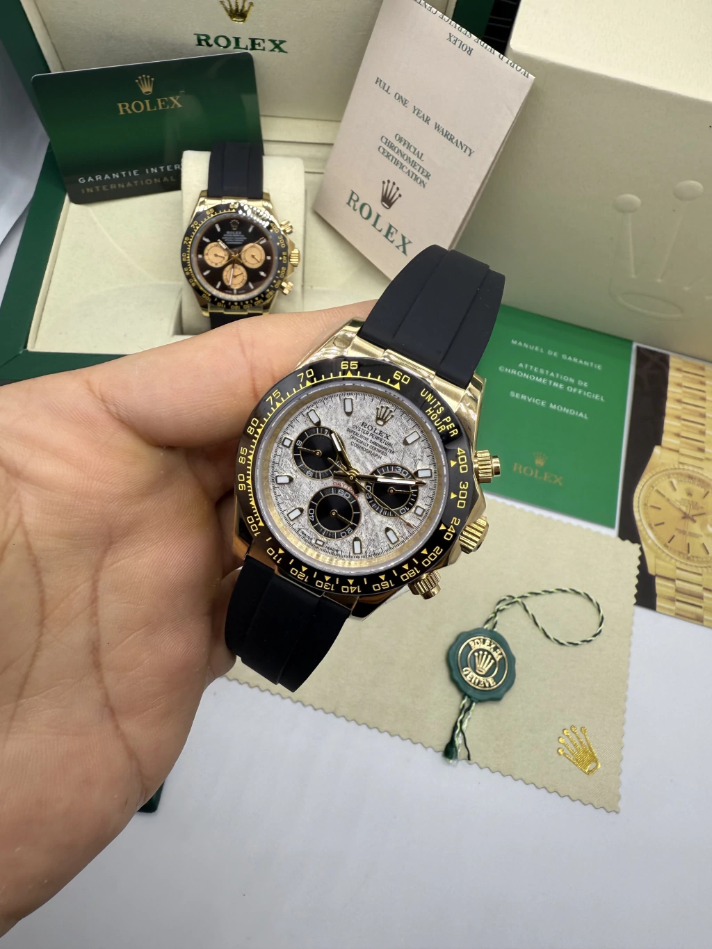 Daytona 40mm - AÇO DOURADO MOSTRADOR BRANCO - SILICONE