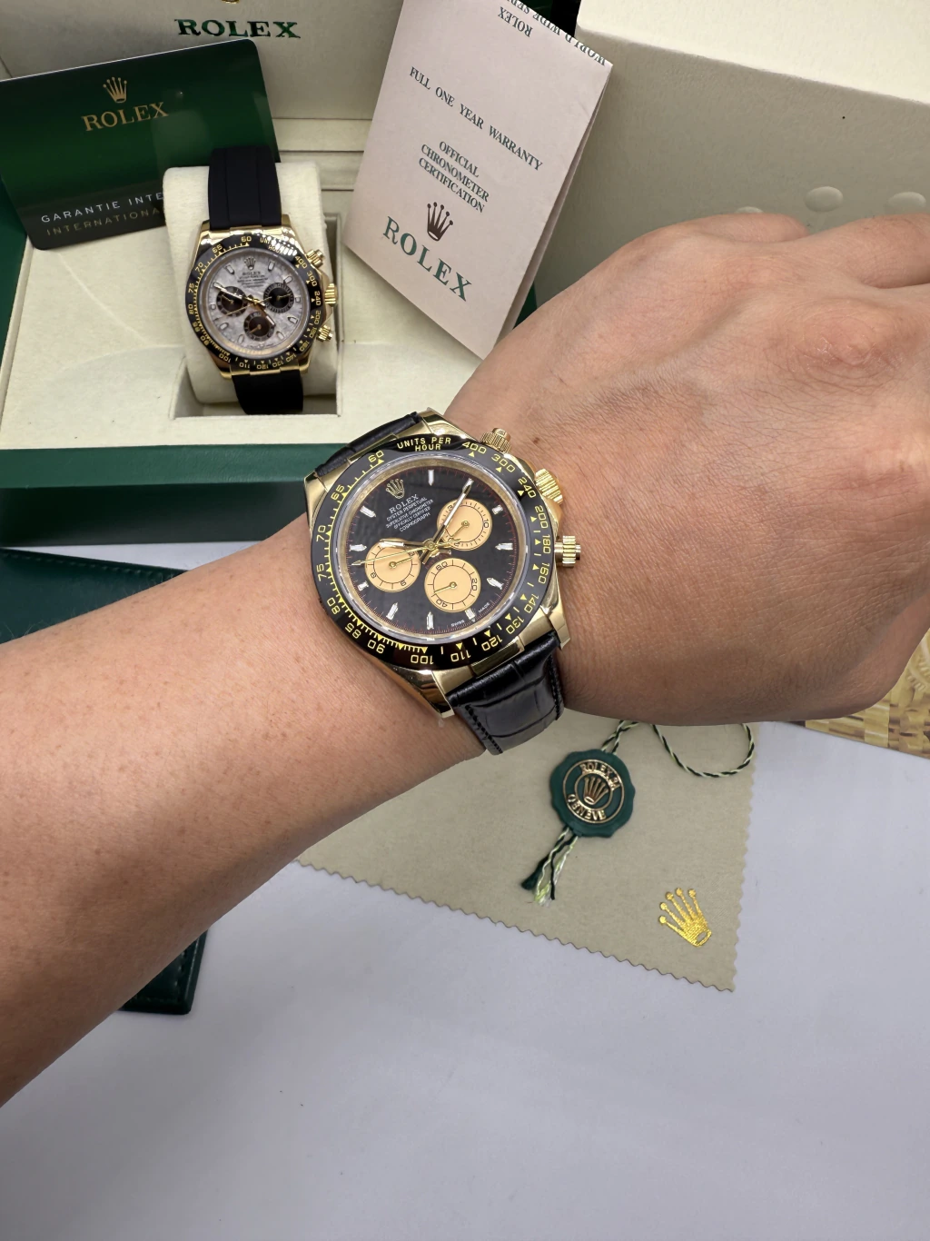 Daytona 40mm - AÇO DOURADO MOSTRADOR PRETO - COURO - Imagem 5