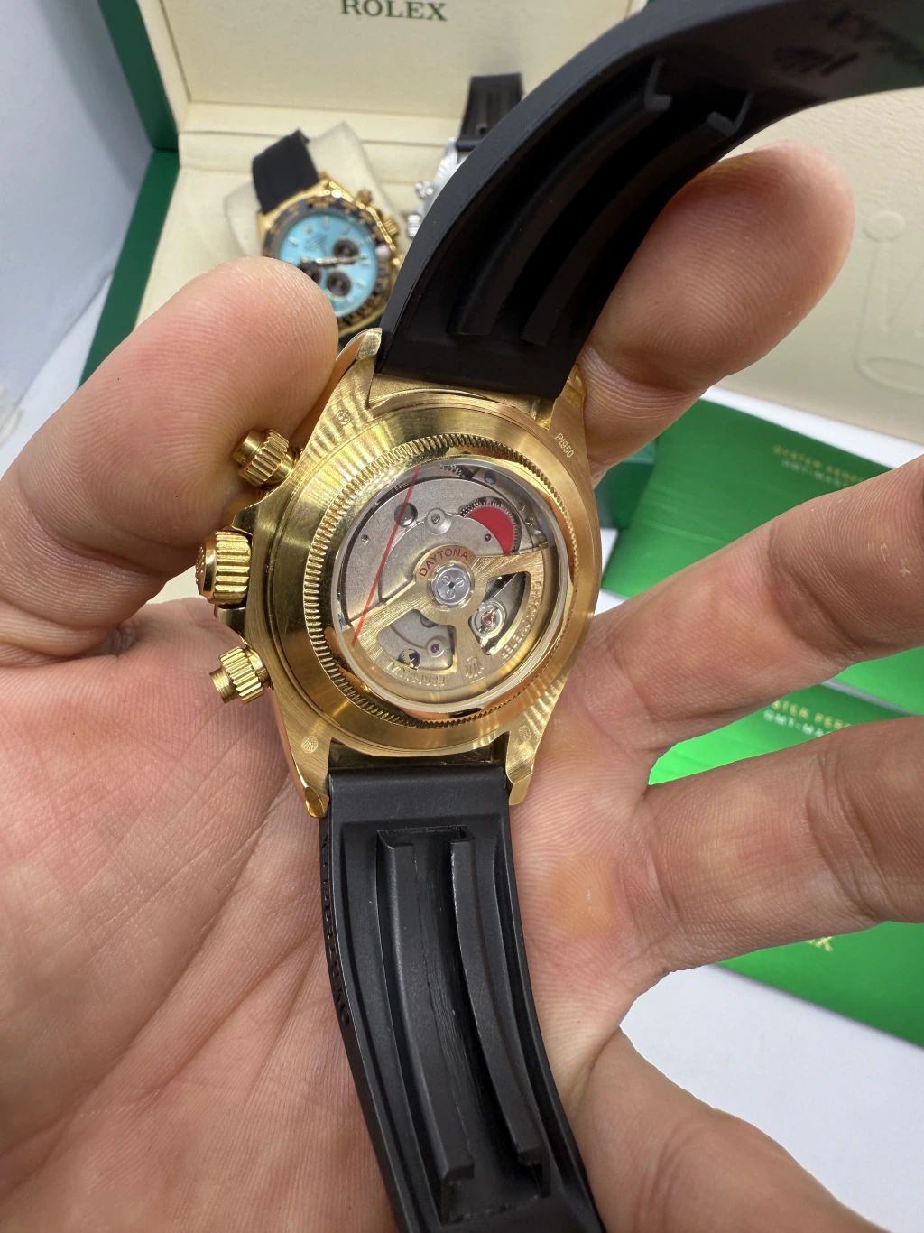 Daytona 40mm - AÇO DOURADO MOSTRADOR PRETO - SILICONE - Imagem 3