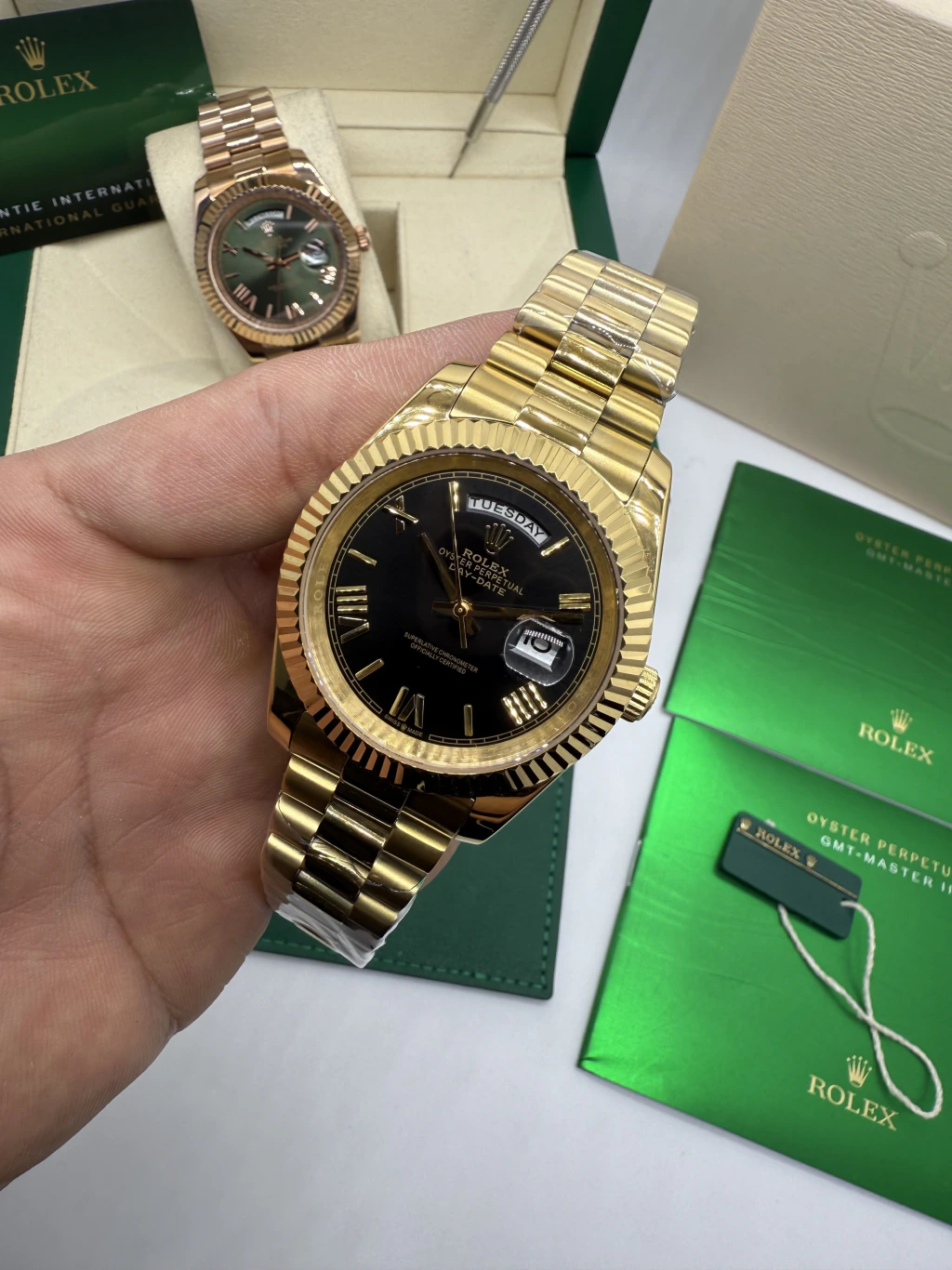 Day-Date President 40mm - AÇO DOURADO MOSTRADOR PRETO