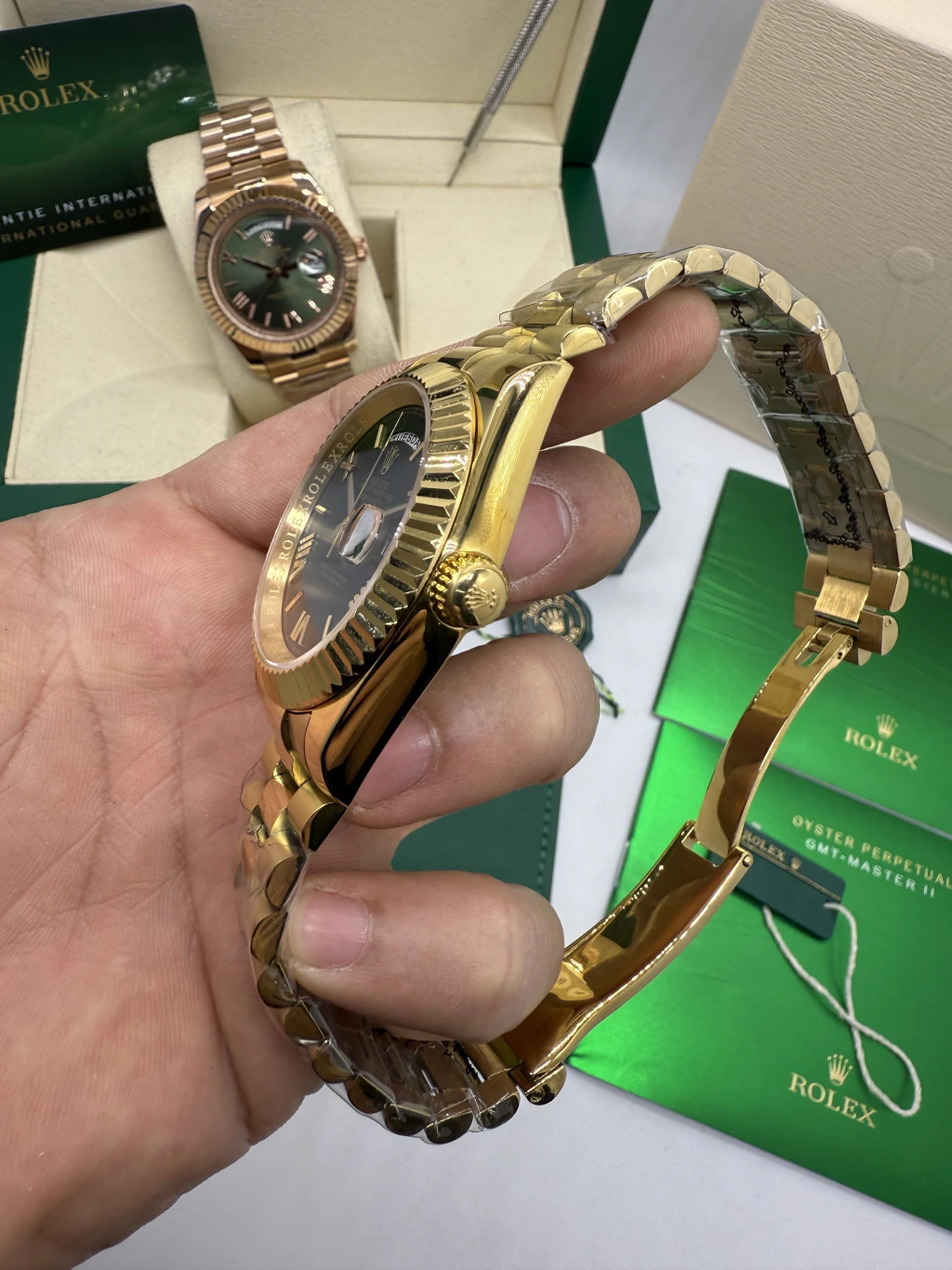 Day-Date President 40mm - AÇO DOURADO MOSTRADOR PRETO - Imagem 2