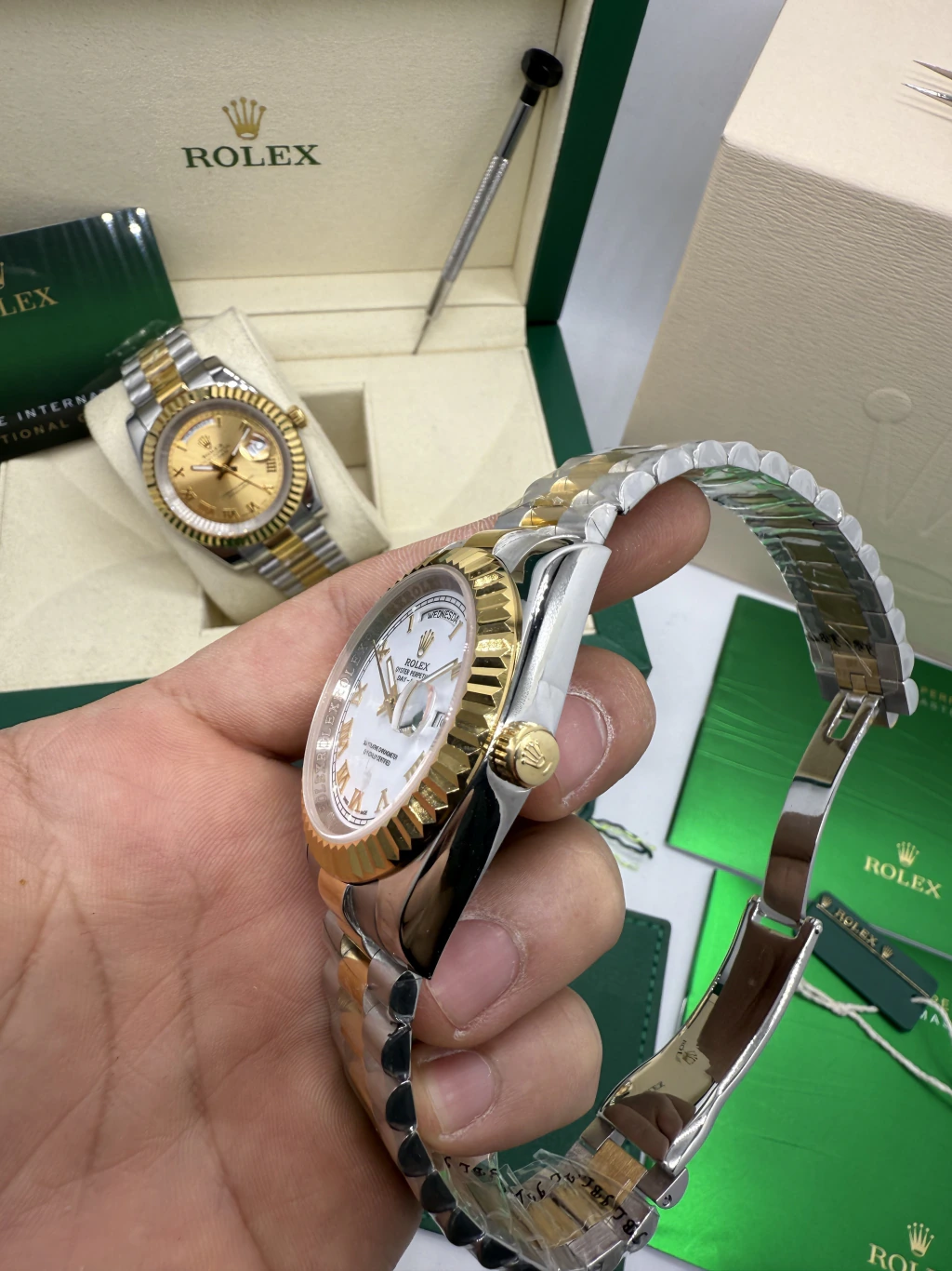 Day-Date President 40mm - AÇO COM DOURADO MOSTRADOR BRANCO - Imagem 2
