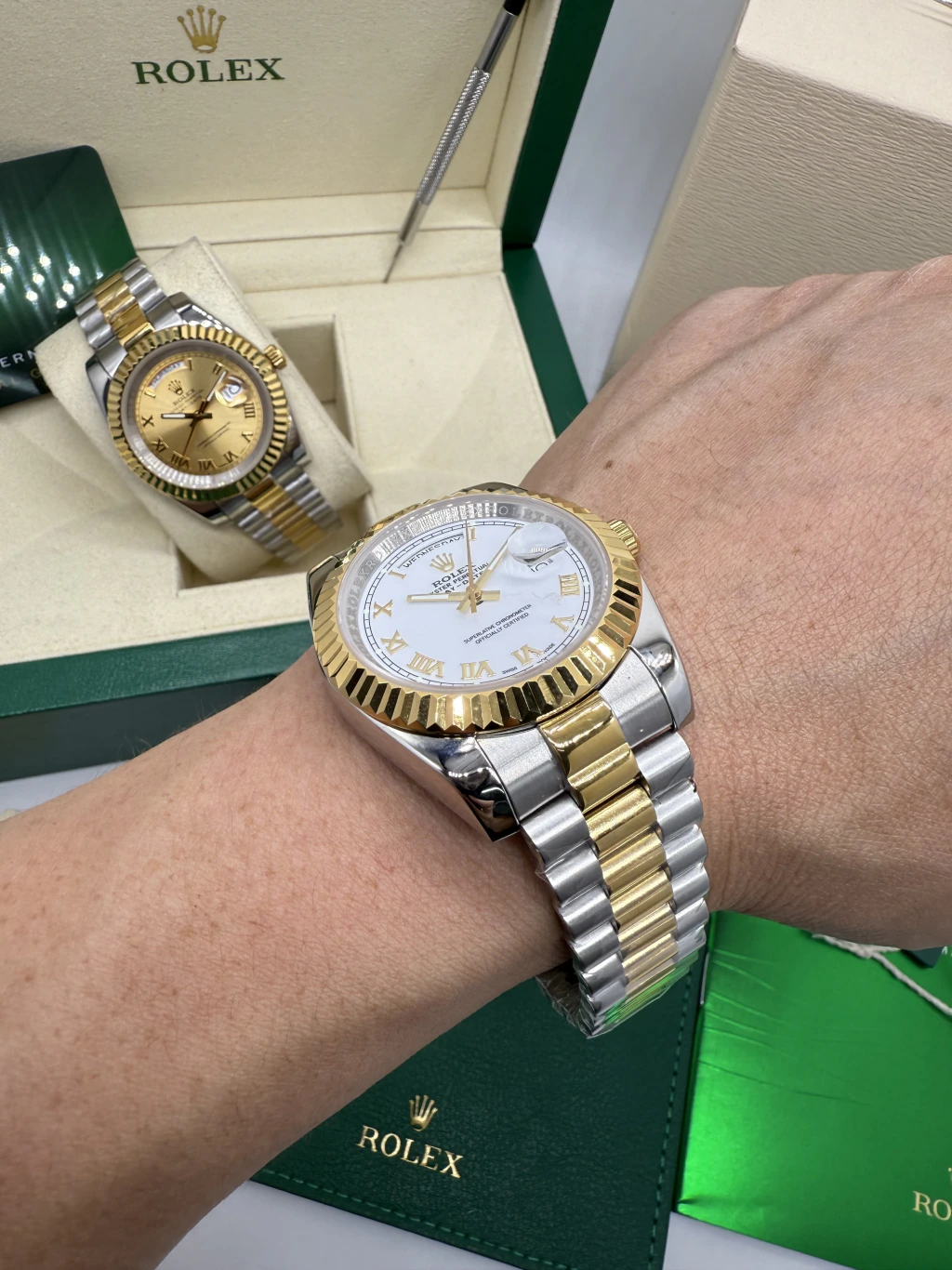 Day-Date President 40mm - AÇO COM DOURADO MOSTRADOR BRANCO - Imagem 5