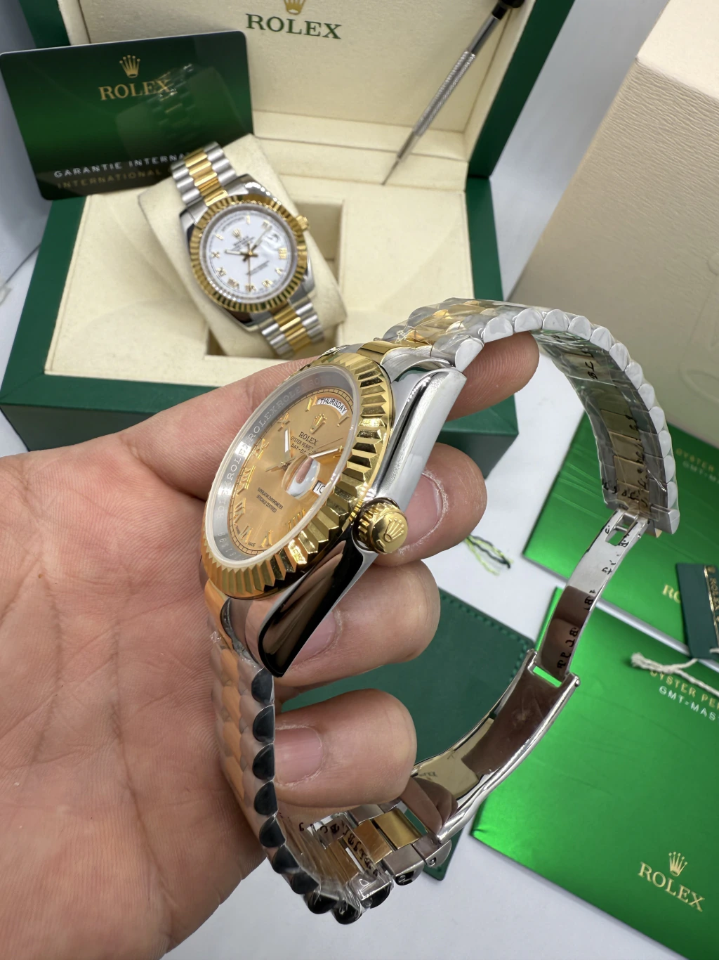 Day-Date President 40mm - AÇO COM DOURADO MOSTRADOR DOURADO - Imagem 2