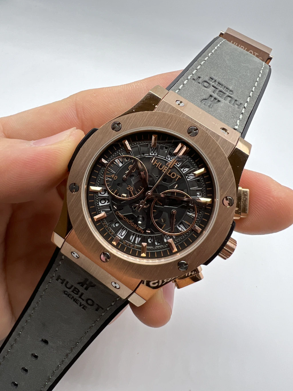 Hublot Classic Chrono 45mm - AÇO ROSE MOSTRADOR SKELETON PRETO - SILICONE E COURO