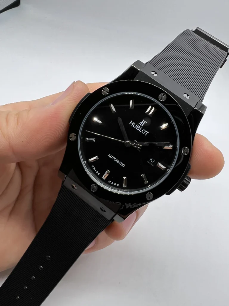 Hublot Classic Fusion 42mm - AÇO PRETO MOSTRADOR PRETO - SILICONE