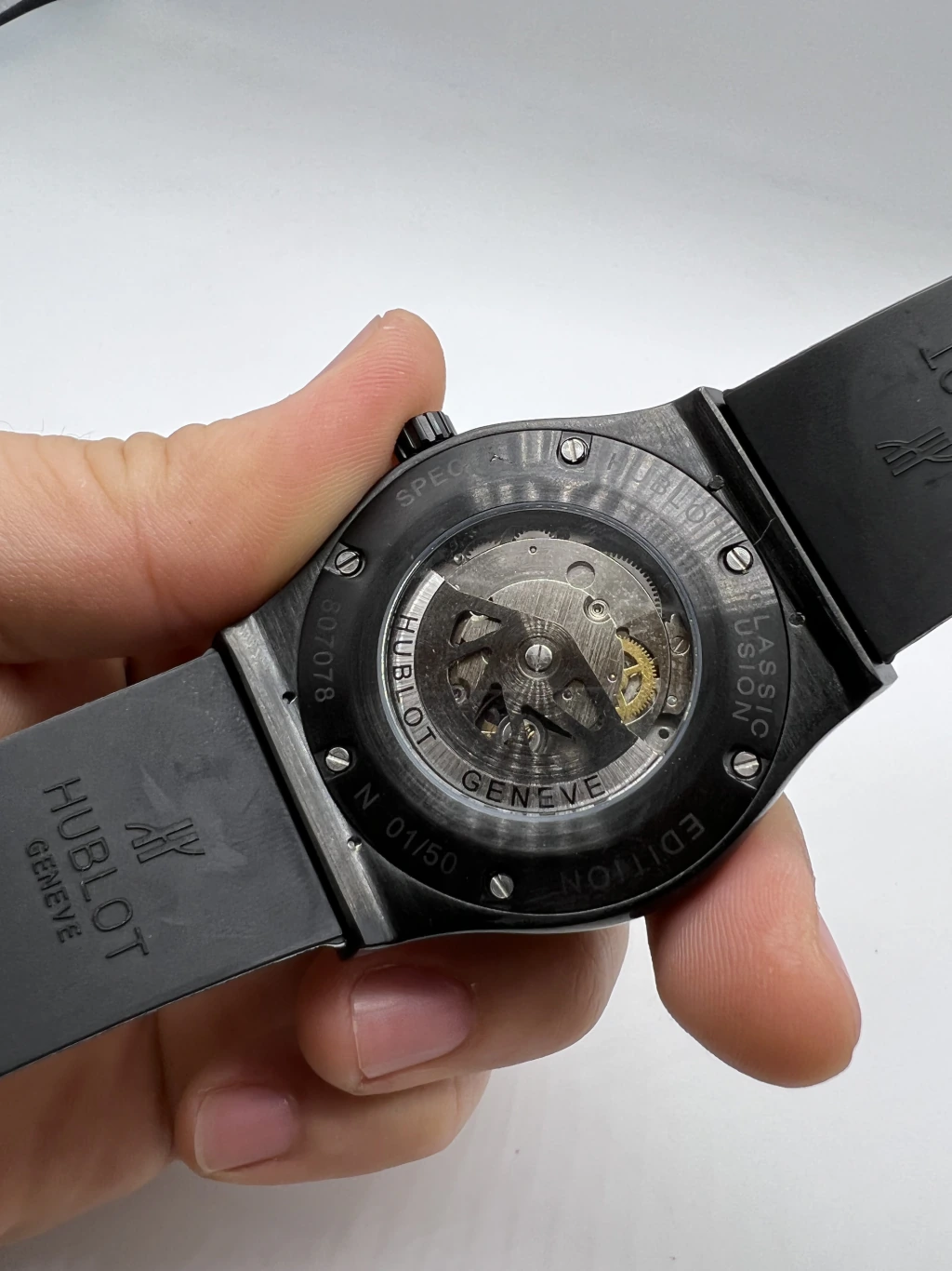 Hublot Classic Fusion 42mm - AÇO PRETO MOSTRADOR PRETO - SILICONE - Imagem 3