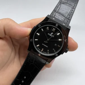 Hublot Classic Fusion 42mm - AÇO PRETO MOSTRADOR PRETO - SILICONE E COURO