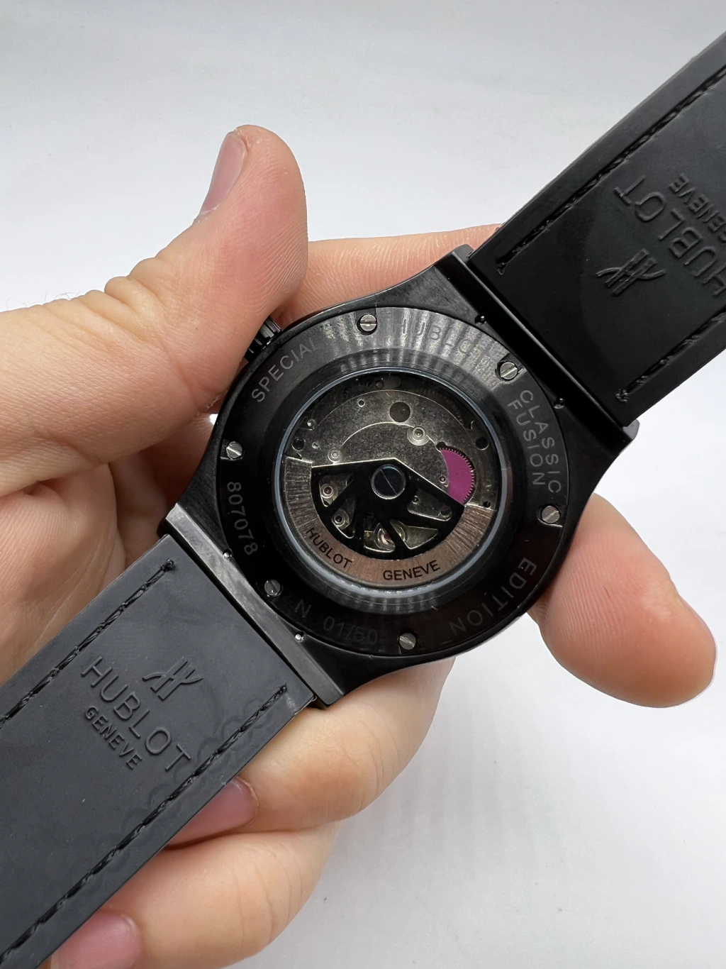 Hublot Classic Fusion 42mm - AÇO PRETO MOSTRADOR PRETO - SILICONE E COURO - Imagem 3