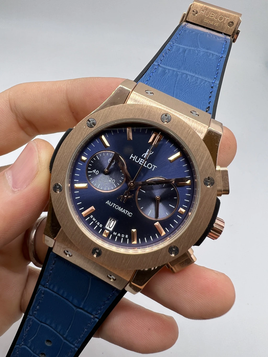Hublot Classic Fusion 42mm - AÇO ROSE MOSTRADOR AZUL- SILICONE E COURO