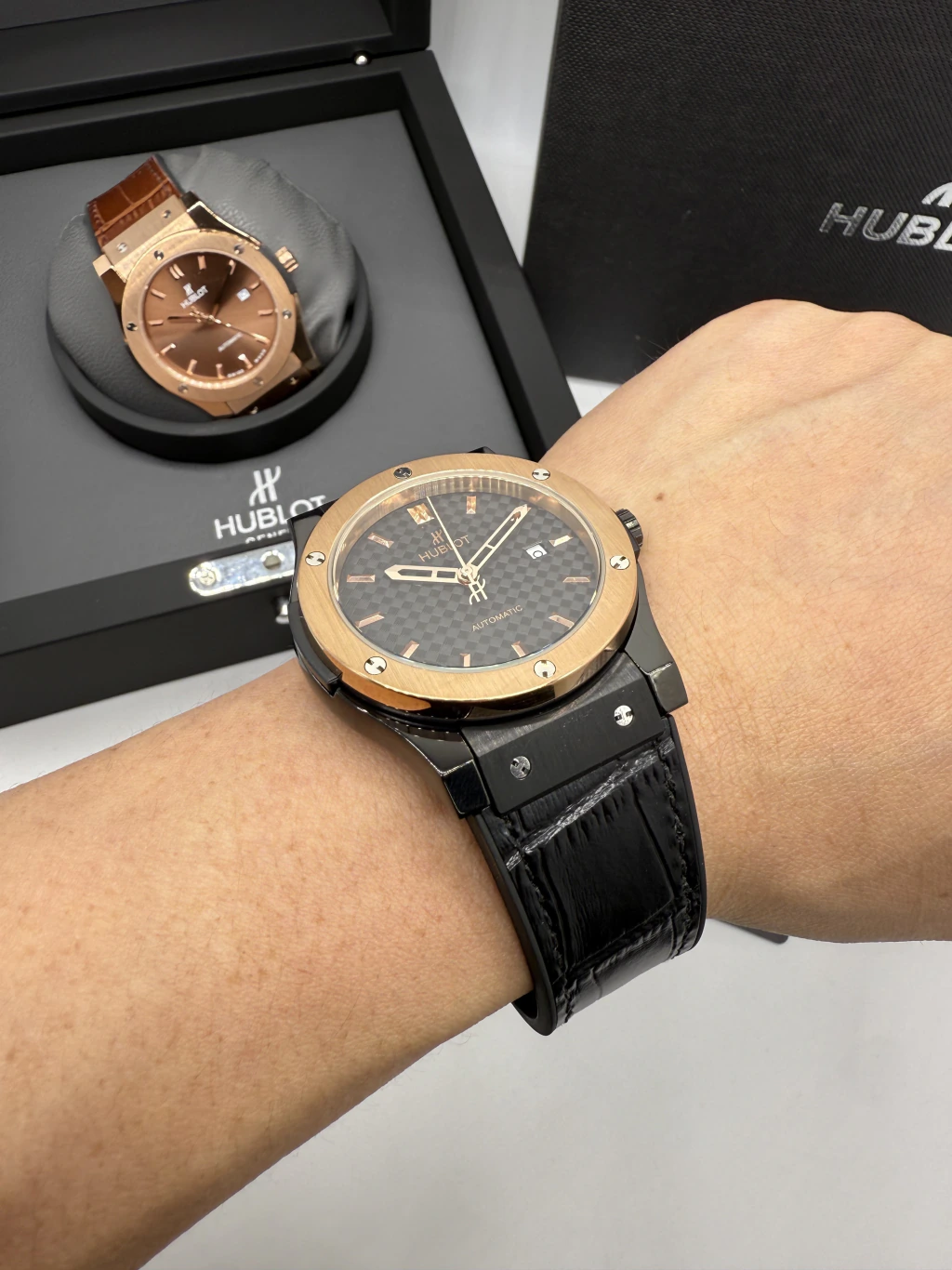 Hublot Classic Fusion 42mm - AÇO PRETO MOSTRADOR PRETO - SILICONE E COURO - Imagem 4