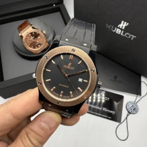 Hublot Classic Fusion 42mm - AÇO PRETO MOSTRADOR PRETO - SILICONE E COURO