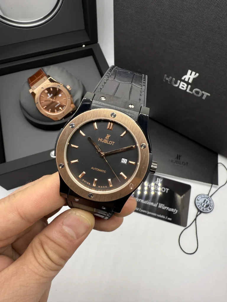 Hublot Classic Fusion 42mm - AÇO PRETO MOSTRADOR PRETO - SILICONE E COURO