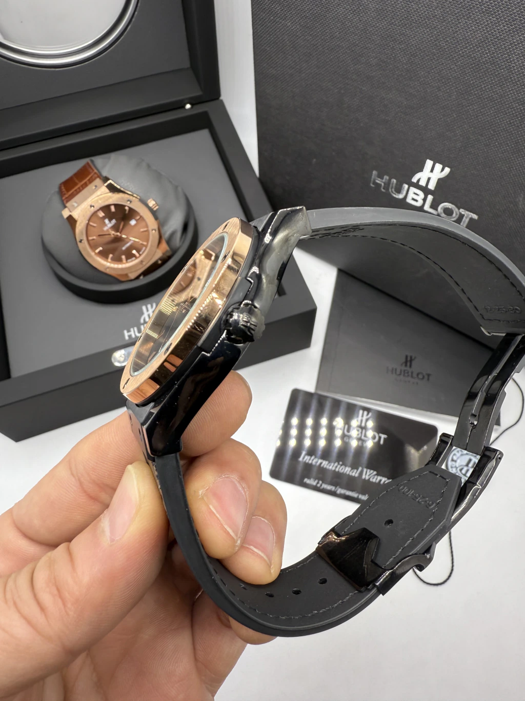 Hublot Classic Fusion 42mm - AÇO PRETO MOSTRADOR PRETO - SILICONE E COURO - Imagem 4