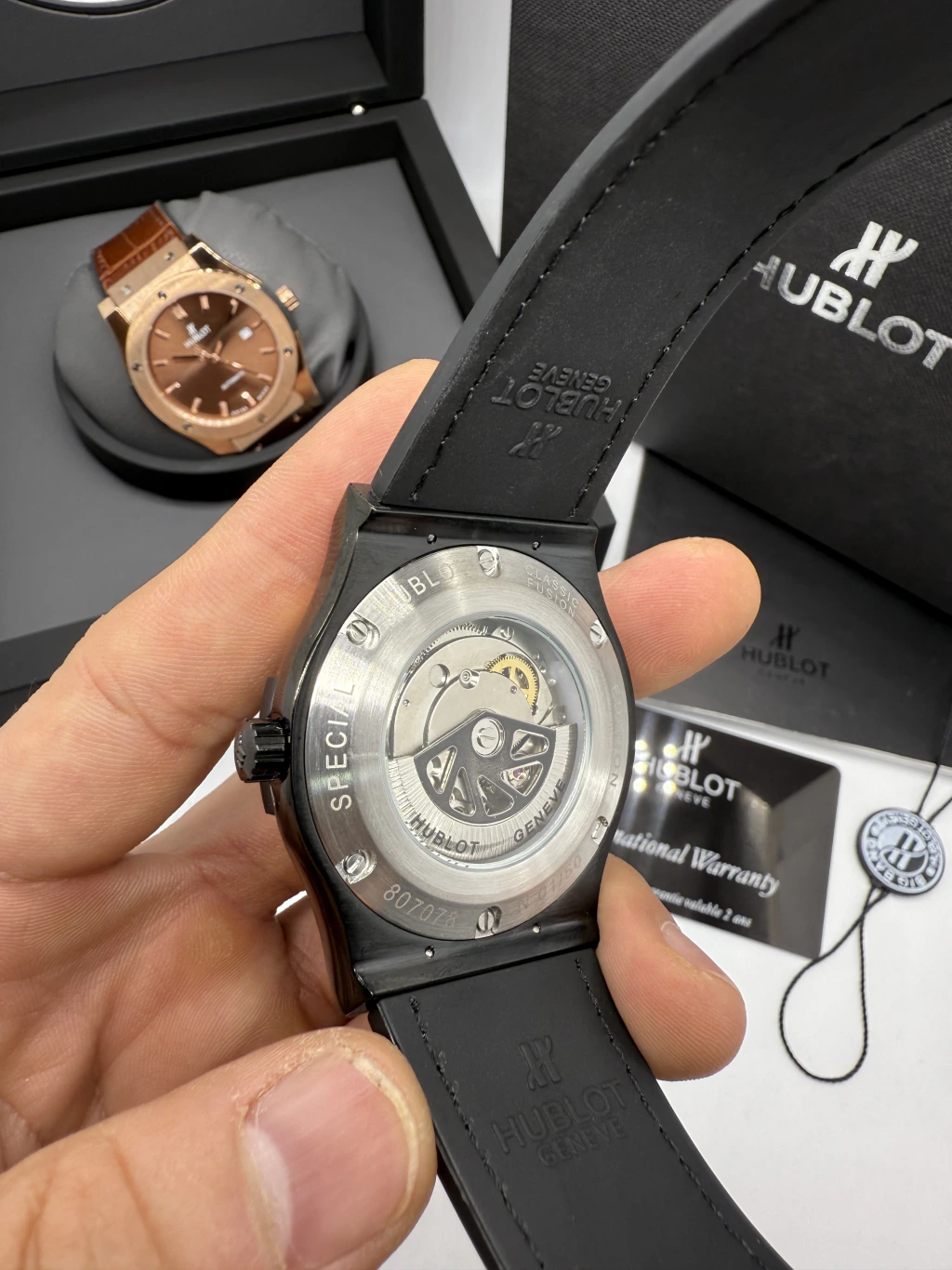 Hublot Classic Fusion 42mm - AÇO PRETO MOSTRADOR PRETO - SILICONE E COURO - Imagem 5