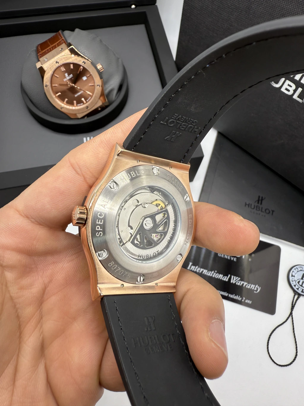 Hublot Classic Fusion 42mm - AÇO ROSE MOSTRADOR AZUL - SILICONE E COURO - Imagem 3