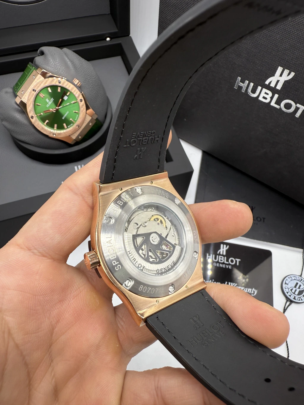 Hublot Classic Fusion 42mm - AÇO ROSE MOSTRADOR MARROM - SILICONE E COURO - Imagem 3