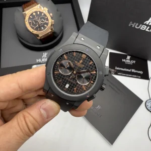 Hublot Classic Fusion 42mm - AÇO PRETO MOSTRADOR PRETO - SILICONE