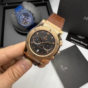 Hublot Classic Fusion 42mm - AÇO PRETO MOSTRADOR PRETO - SILICONE E COURO