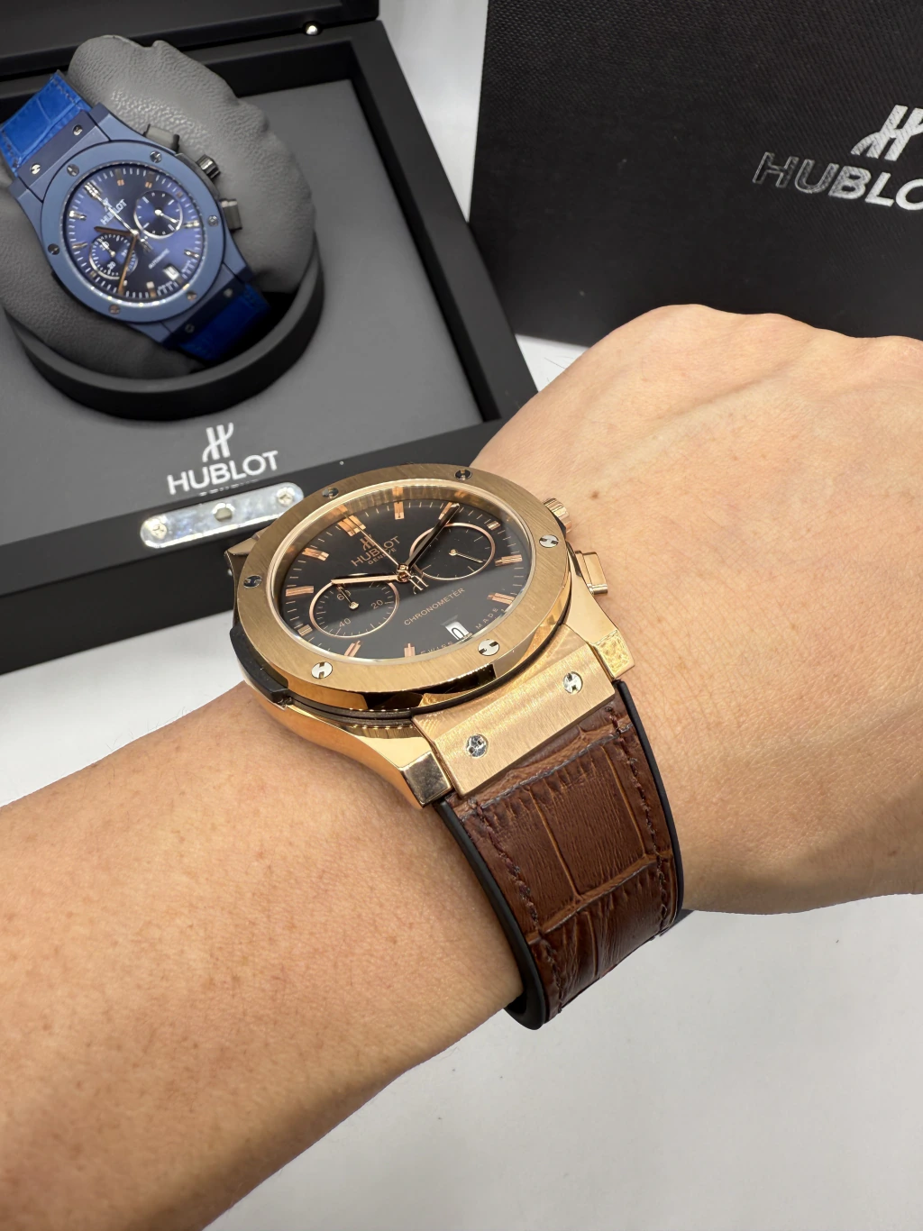 Hublot Classic Fusion 42mm - AÇO PRETO MOSTRADOR PRETO - SILICONE E COURO - Imagem 5