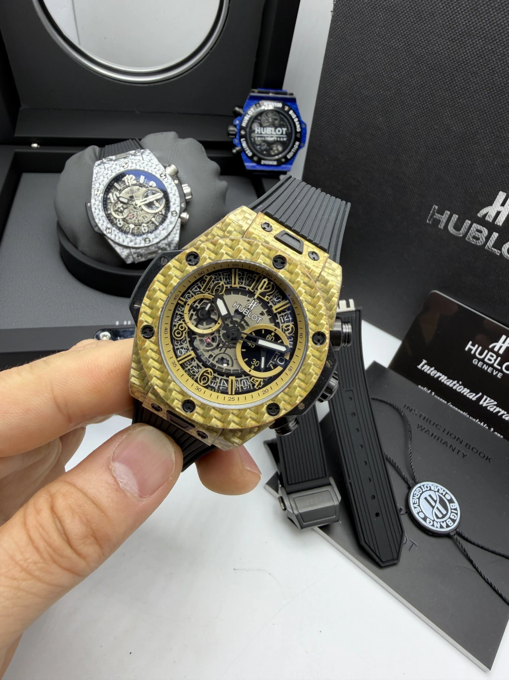 Hublot Big Bang 43mm - FIBRA DE CARBONO AMARELO MOSTRADOR SKELETON - SILICONE