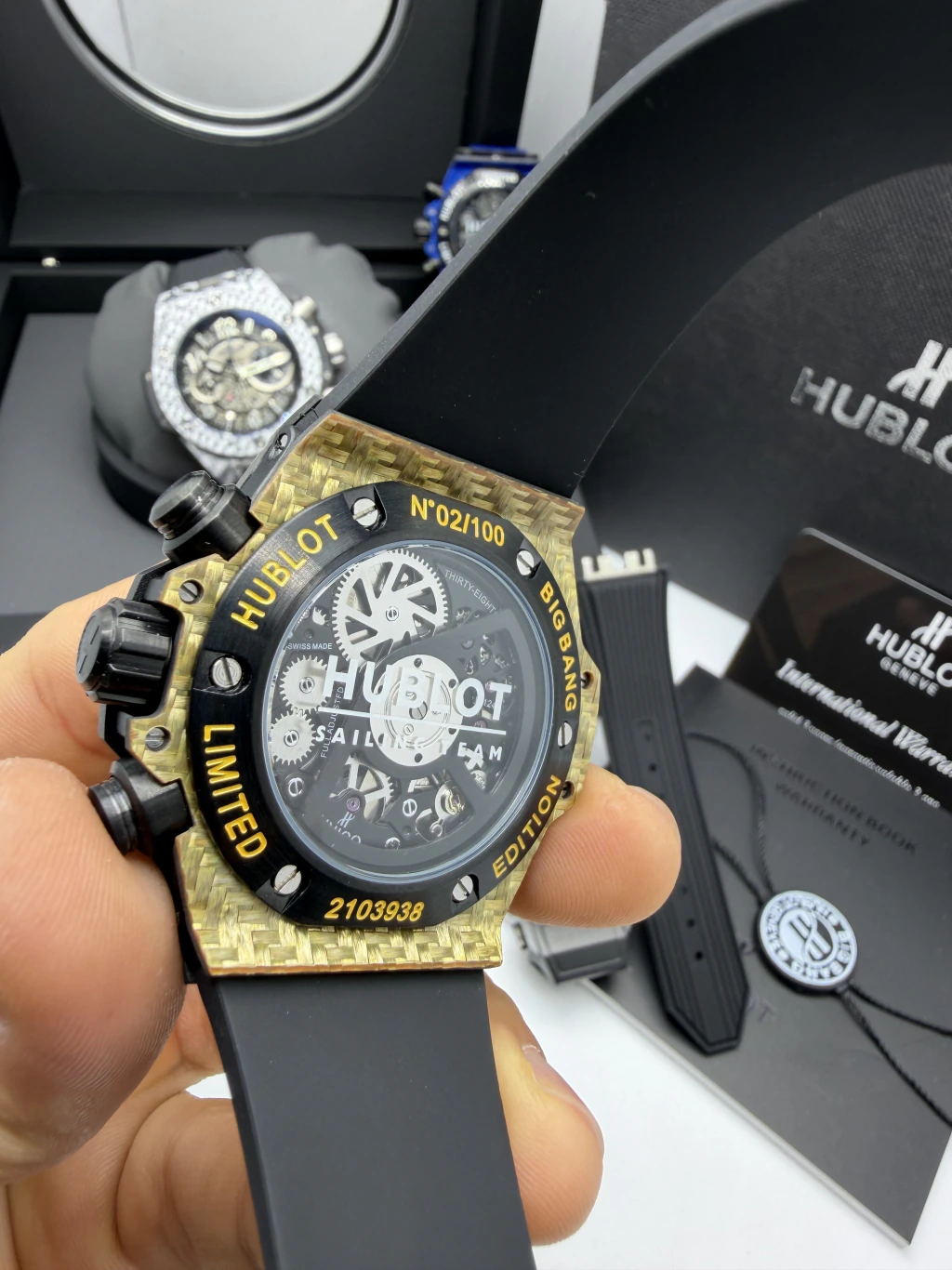 Hublot Big Bang 43mm - FIBRA DE CARBONO AMARELO MOSTRADOR SKELETON - SILICONE - Imagem 3