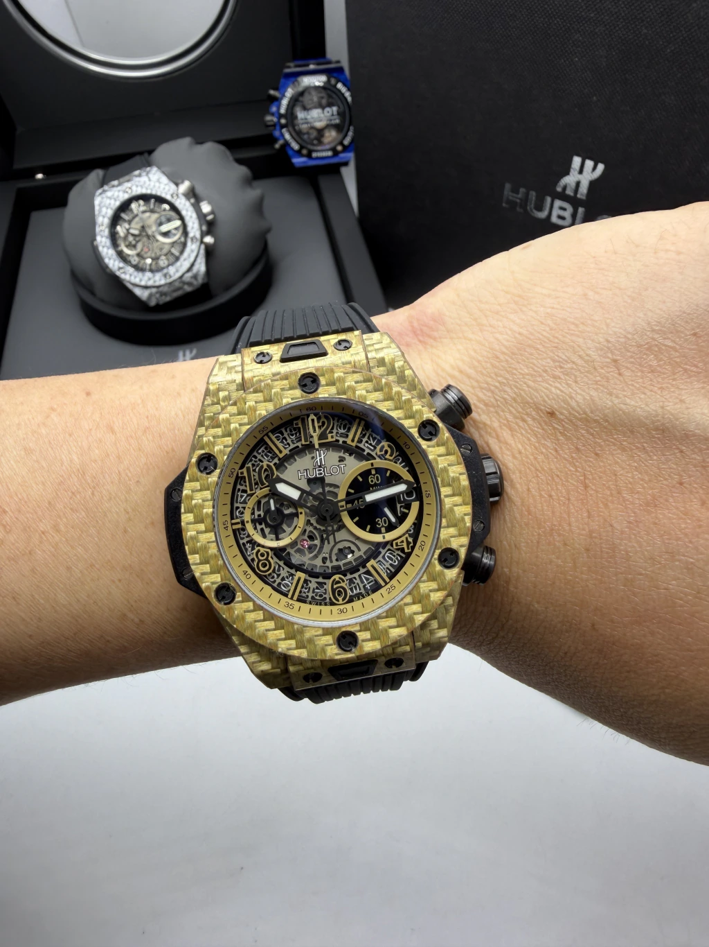 Hublot Big Bang 43mm - FIBRA DE CARBONO AMARELO MOSTRADOR SKELETON - SILICONE - Imagem 5