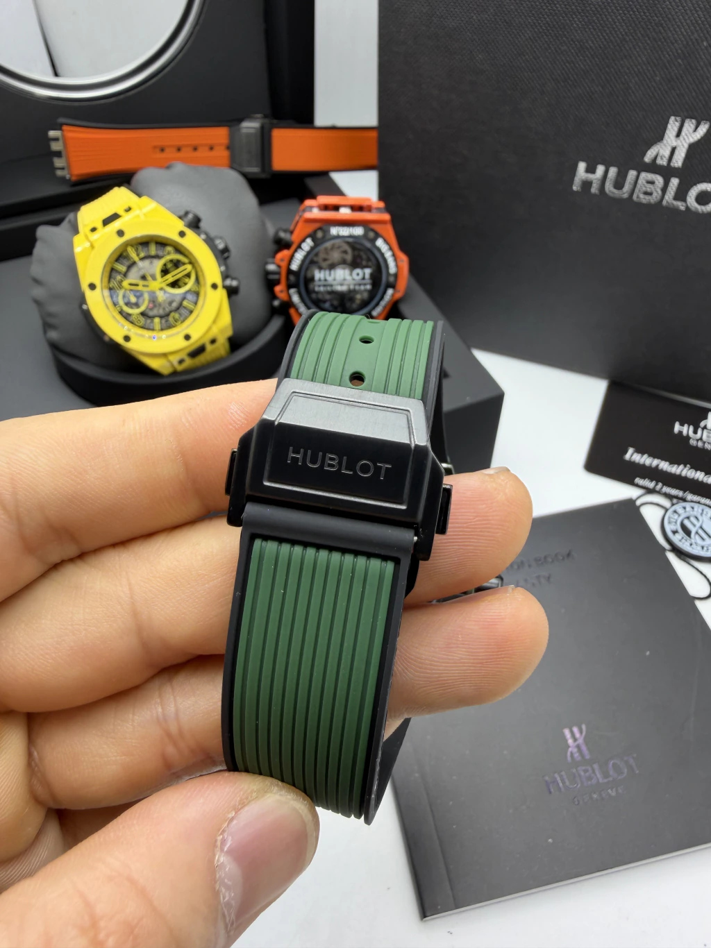 Hublot Big Bang Magic 44mm - AÇO VERDE MOSTRADOR SKELETON - SILICONE - Imagem 4