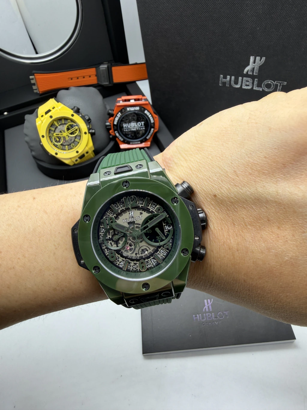 Hublot Big Bang Magic 44mm - AÇO VERDE MOSTRADOR SKELETON - SILICONE - Imagem 5