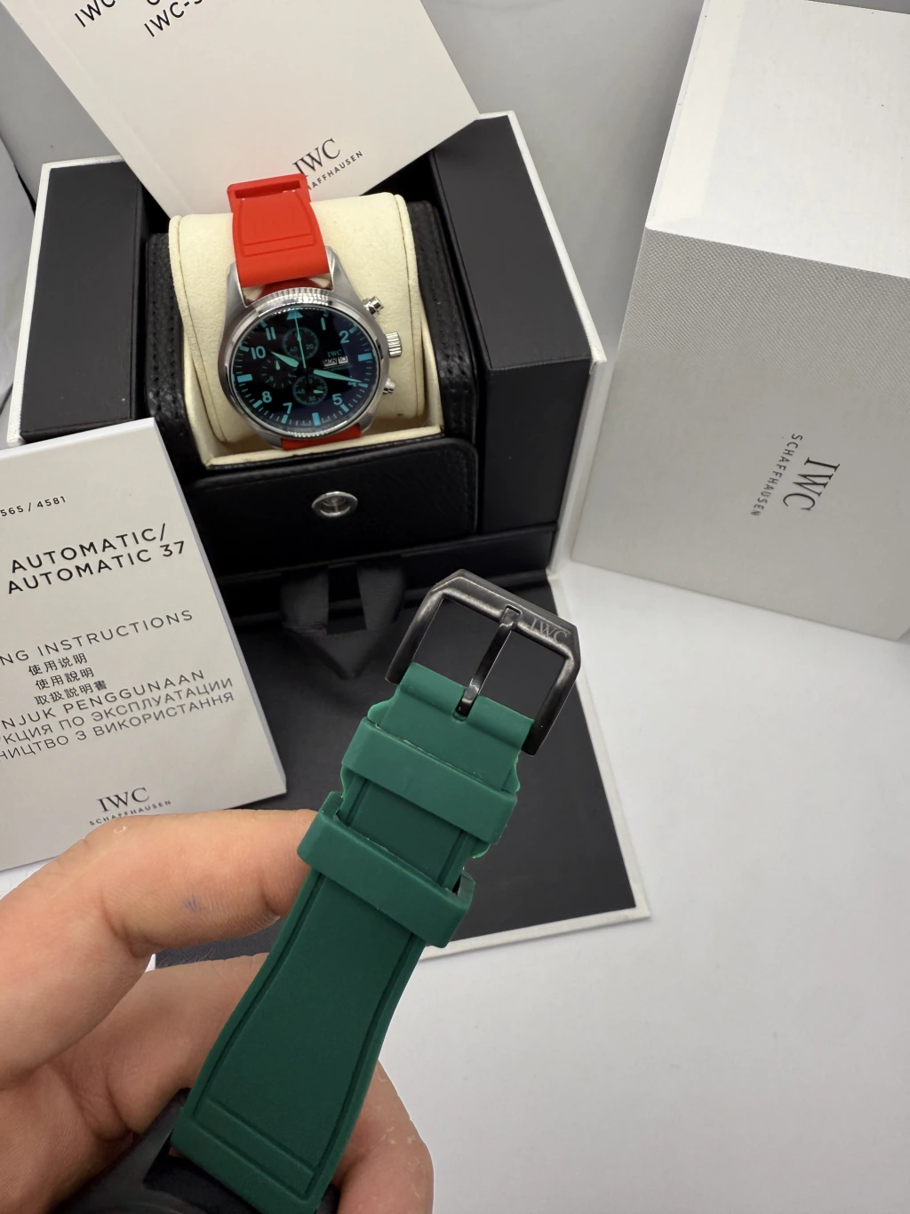 IWC Pilot Chronograph 42mm - AÇO PRETO MOSTRADOR VERDE - SILICONE - Imagem 4