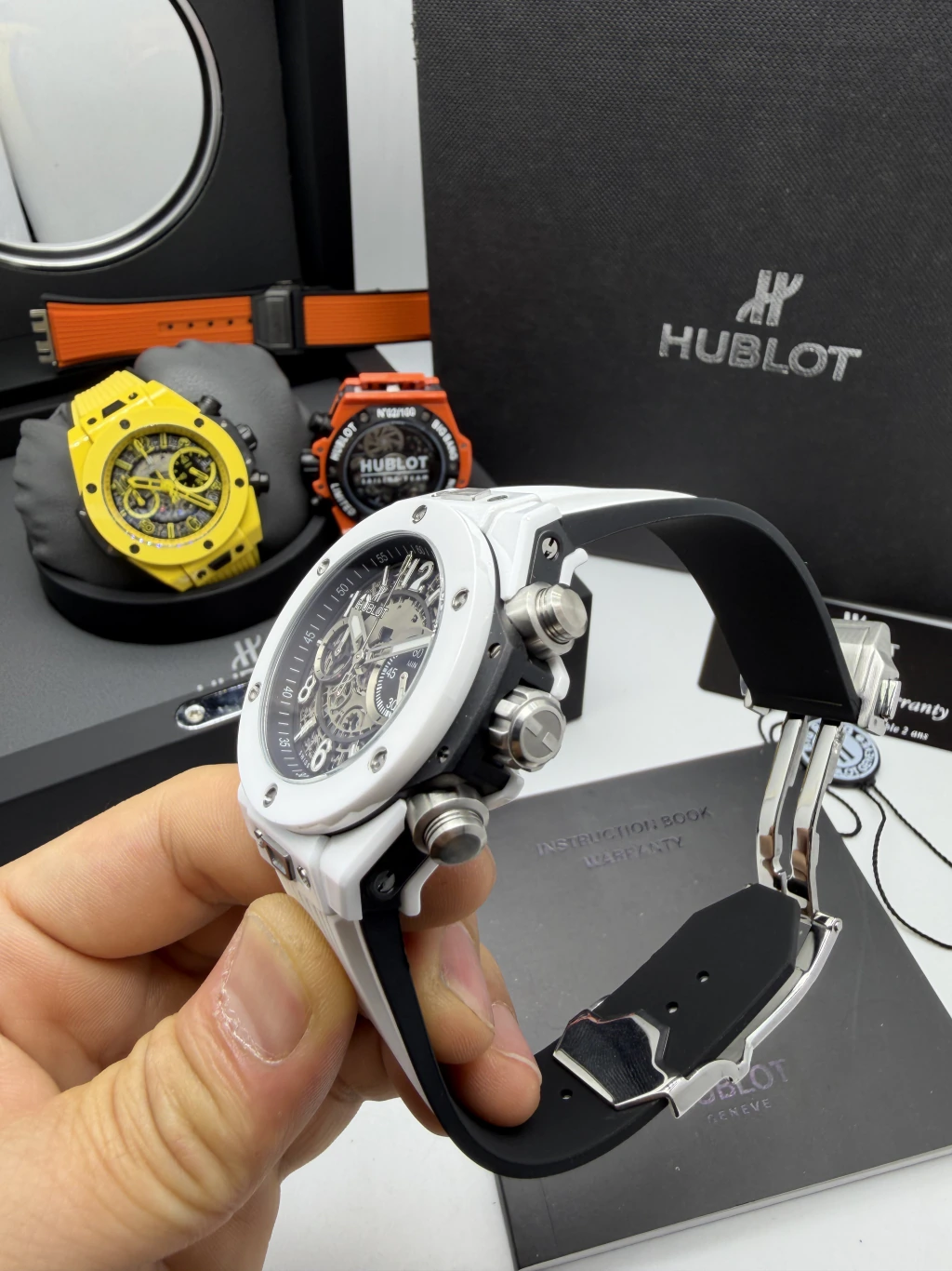 Hublot Big Bang Magic 44mm - AÇO BRANCO MOSTRADOR SKELETON - SILICONE - Imagem 2