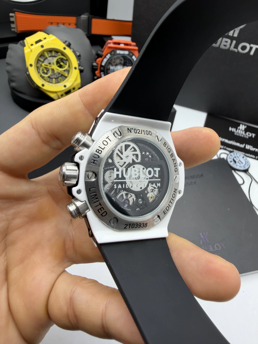 Hublot Big Bang Magic 44mm - AÇO BRANCO MOSTRADOR SKELETON - SILICONE - Imagem 3