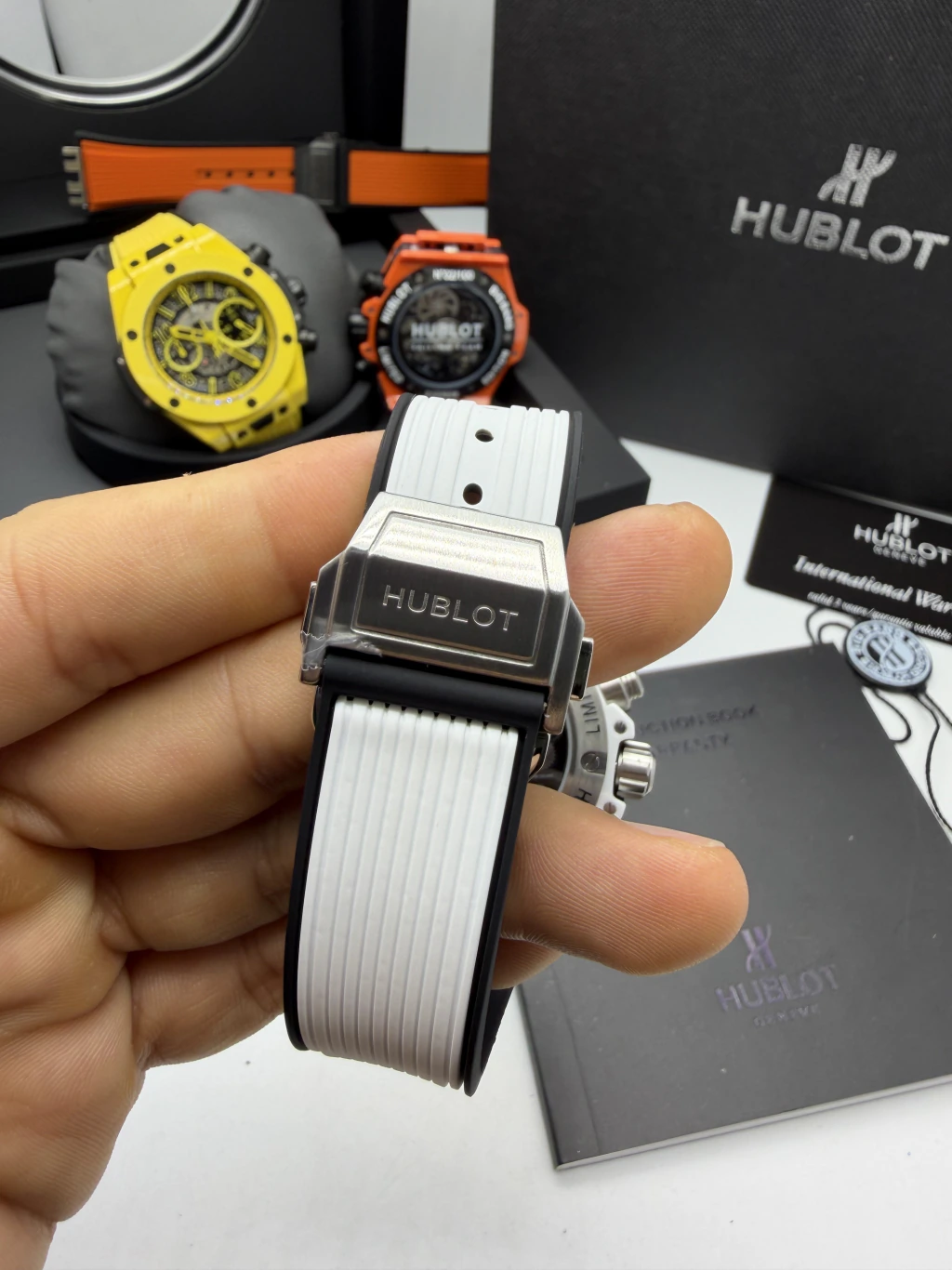 Hublot Big Bang Magic 44mm - AÇO BRANCO MOSTRADOR SKELETON - SILICONE - Imagem 4