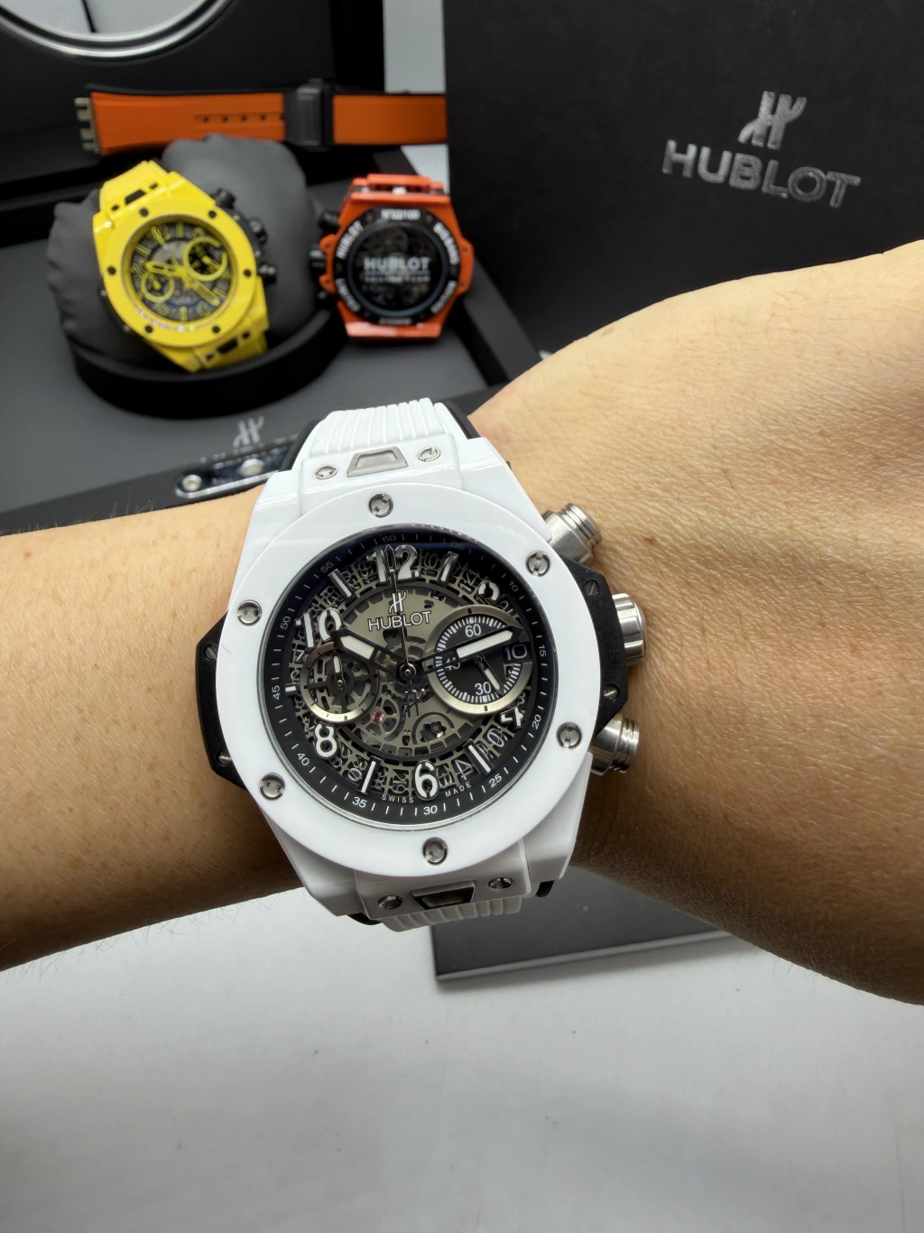Hublot Big Bang Magic 44mm - AÇO BRANCO MOSTRADOR SKELETON - SILICONE - Imagem 5