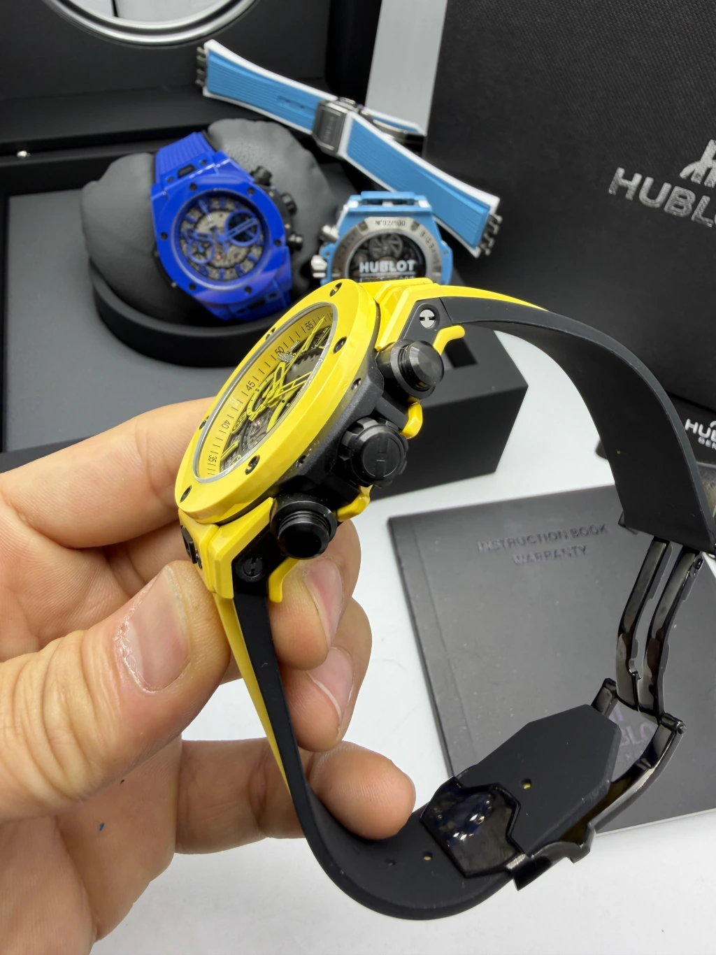 Hublot Big Bang Magic 44mm - AÇO AMARELO MOSTRADOR SKELETON - SILICONE - Imagem 2