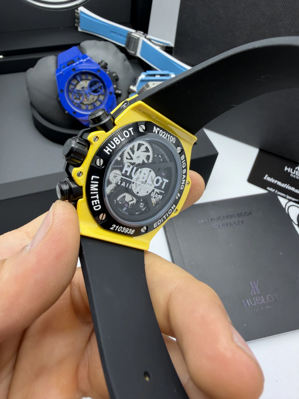Hublot Big Bang Magic 44mm - AÇO AMARELO MOSTRADOR SKELETON - SILICONE - Imagem 3