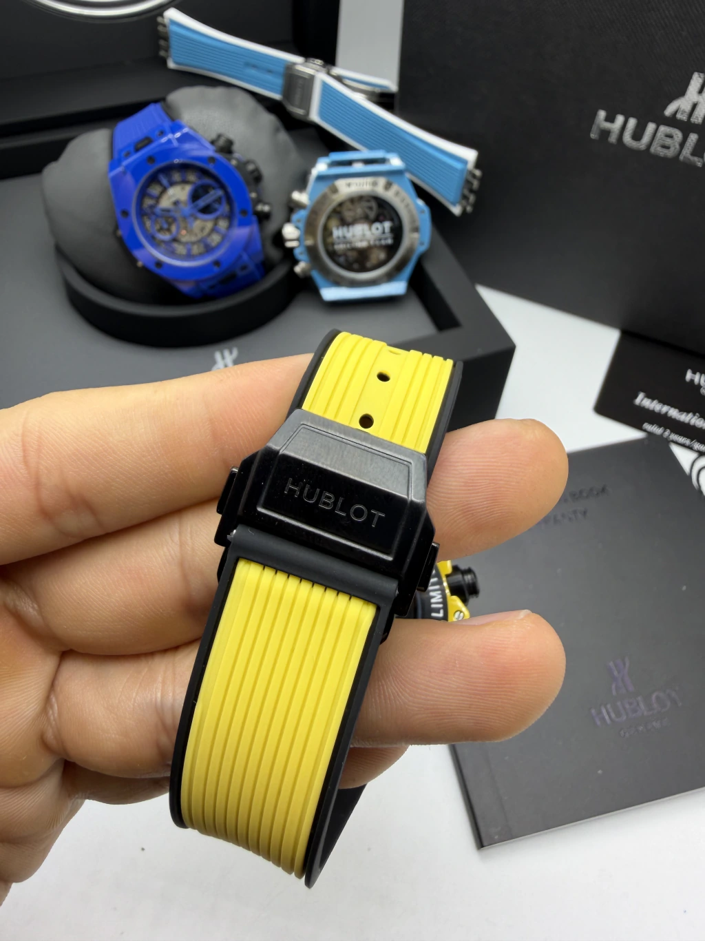 Hublot Big Bang Magic 44mm - AÇO AMARELO MOSTRADOR SKELETON - SILICONE - Imagem 4