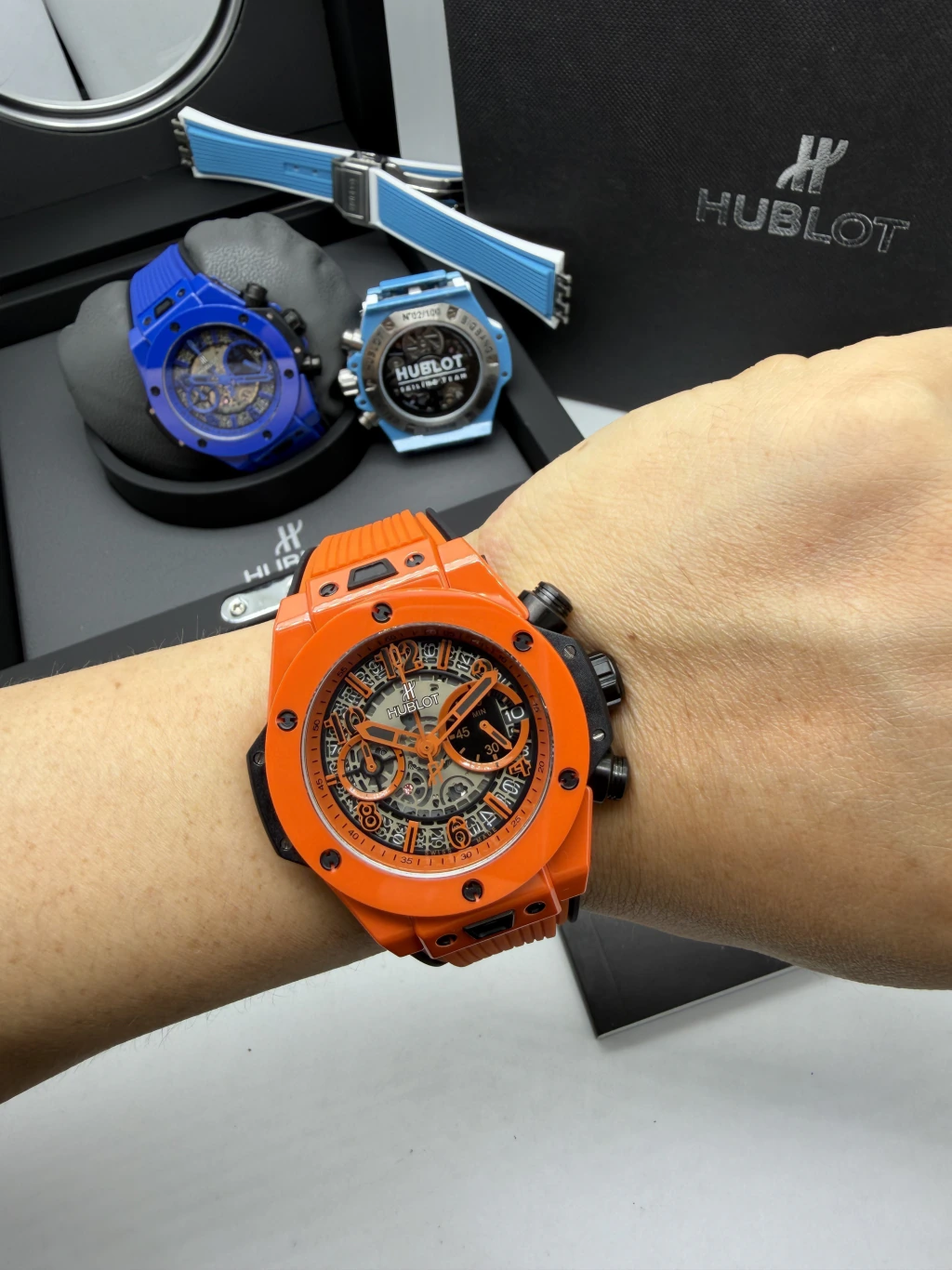 Hublot Big Bang Magic 44mm - AÇO LARANJA MOSTRADOR SKELETON - SILICONE - Imagem 4