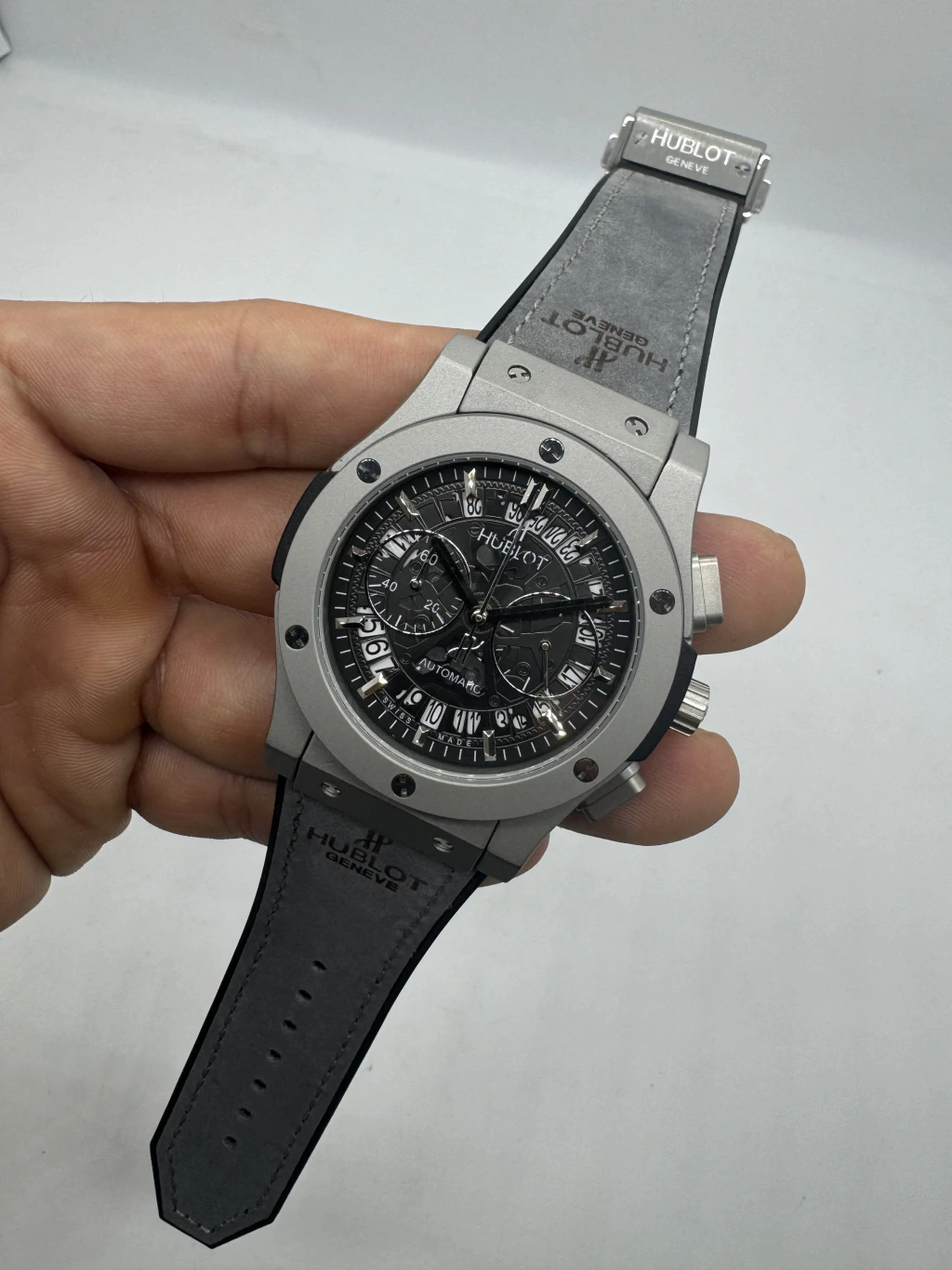 Hublot Classic Chrono 45mm - AÇO MOSTRADOR SKELETON PRETO - SILICONE E COURO